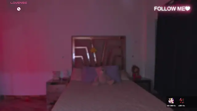 Snapshot of lunaarose chatting on November 28, 12:22 am lunaarose online show from November 28, 12:22 am