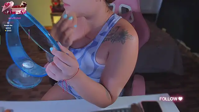 Snapshot of lunaarose chatting on November 3, 4:10 pm lunaarose online show from November 3, 4:10 pm