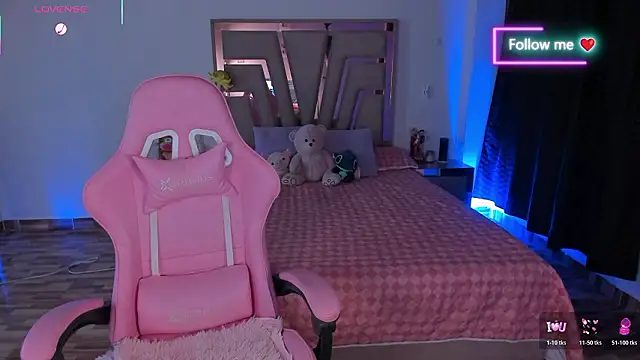 lunaarose online show from February 17, 3:48 am