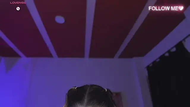 Snapshot of lunaarose chatting on November 26, 3:50 am lunaarose online show from November 26, 3:50 am