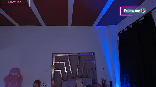 lunaarose online show from February 19, 3:36 am