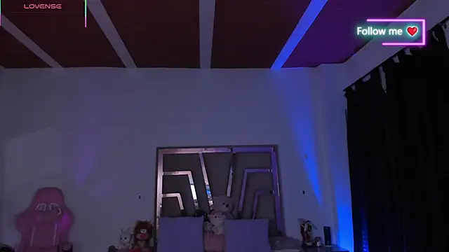 lunaarose online show from March 14, 3:34 am