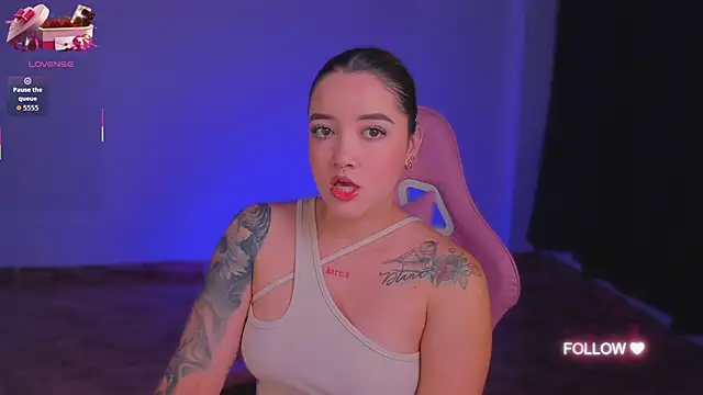 lunaarose online show from September 26, 5:03 am