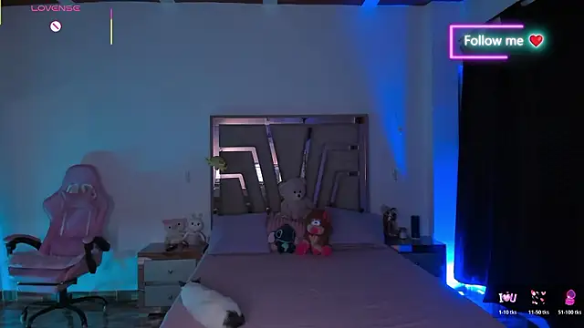 lunaarose online show from February 13, 4:12 am