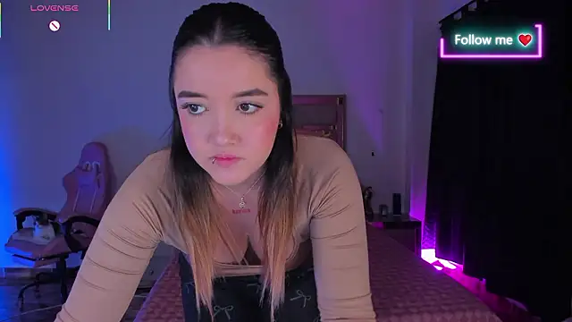 lunaarose online show from February 28, 3:39 am