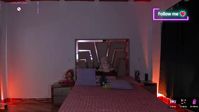 lunaarose online show from April 23, 4:52 am