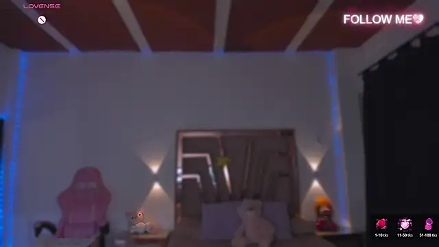 Snapshot of lunaarose chatting on December 1, 12:44 am lunaarose online show from December 1, 12:44 am