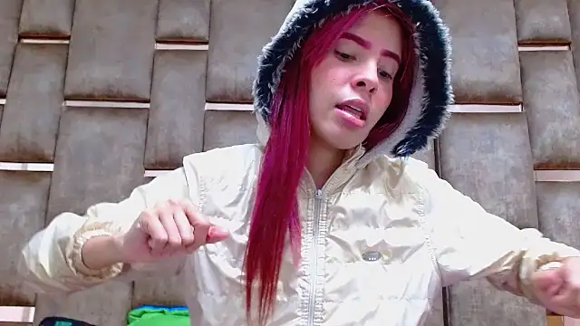 Snapshot of Alexahotz chatting on October 12, 5:42 am Alexahotz online show from October 12, 5:42 am