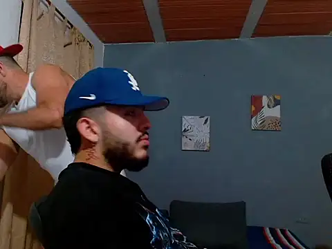 Ethan Tomm online show from December 5, 12:10 am