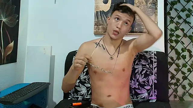 Snapshot of Patrick_phoenix chatting on January 10, 1:01 am Patrick phoenix online show from January 10, 1:01 am