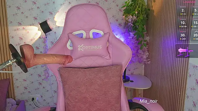 mia noir online show from April 8, 4:36 am