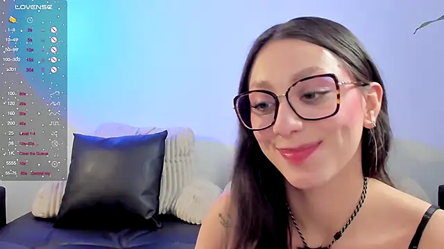 Snapshot of Scarlett_Jackson2 chatting on December 2, 3:19 am Scarlett Jackson2 online show from December 2, 3:19 am