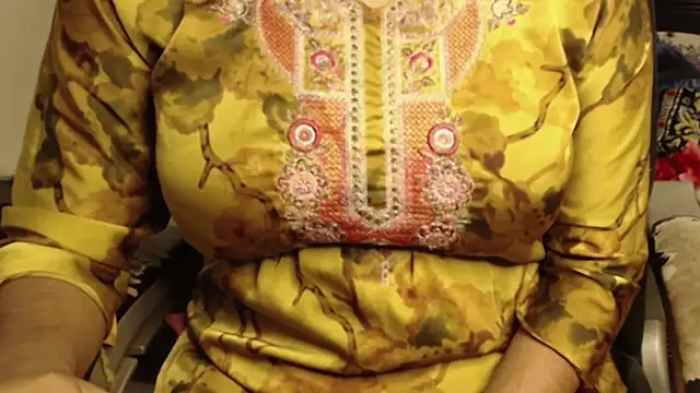 campornlive71 online show from February 11, 3:23 pm