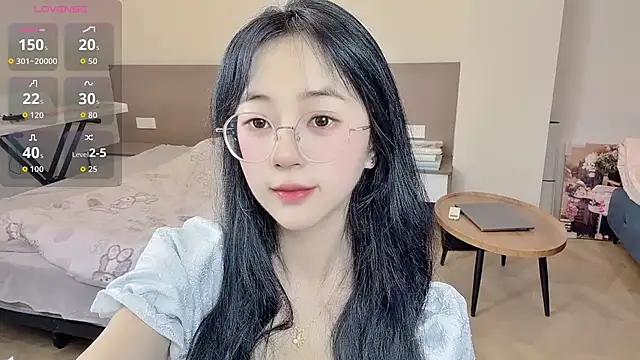 nini a online show from December 20, 1:41 am