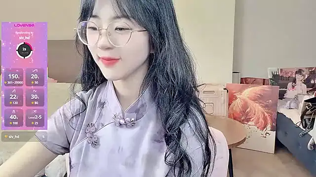 nini a online show from February 10, 1:43 pm