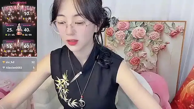 nini a online show from June 29, 11:43 am
