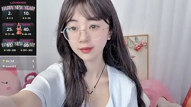 nini a online show from June 7, 11:43 pm