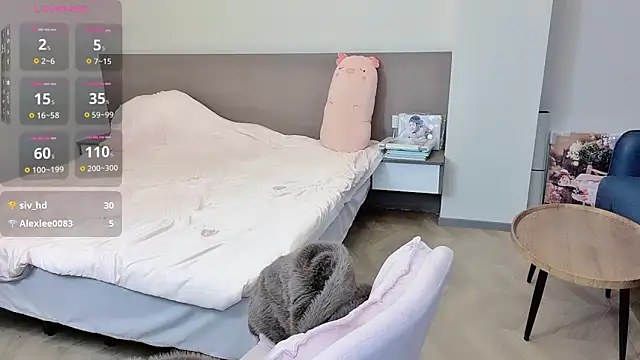 nini a online show from November 7, 9:25 am