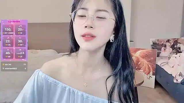 nini a online show from February 4, 2:01 pm