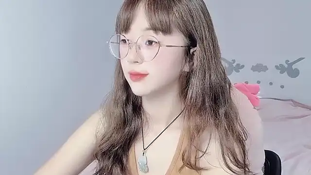 nini a online show from September 13, 1:49 am