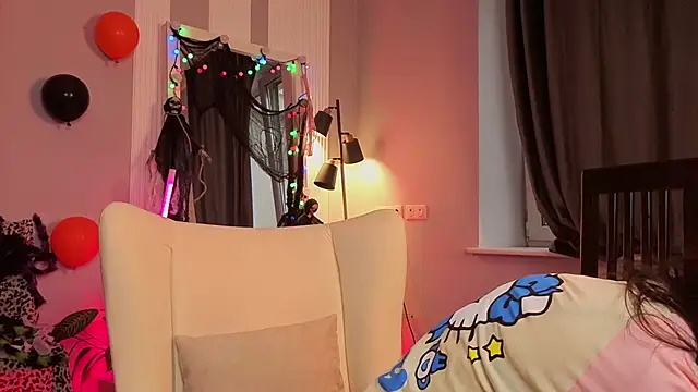 Misa Perfect online show from October 30, 11:30 am