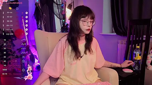 Misa Perfect online show from November 1, 11:59 am