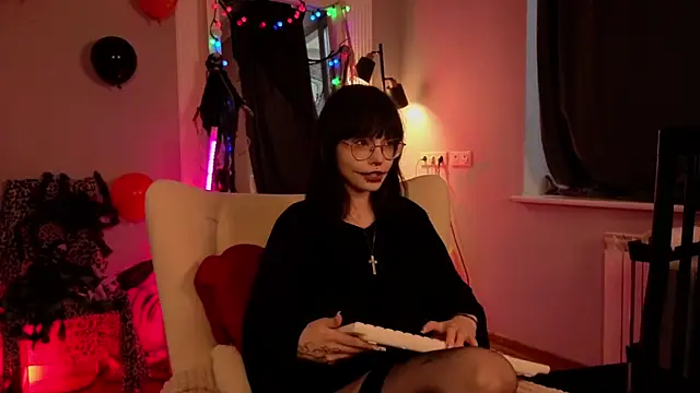 Misa Perfect online show from October 24, 12:15 pm