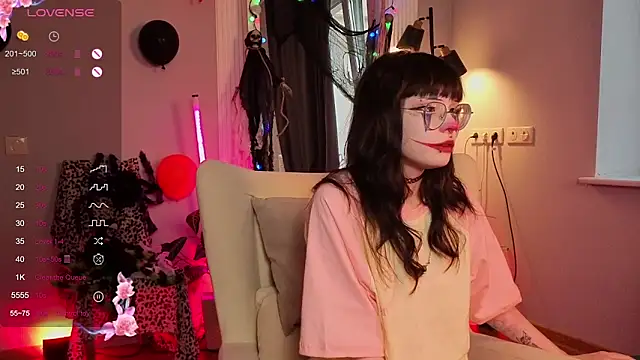 Misa Perfect online show from October 31, 11:40 am