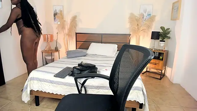 EmaaaBrown  online show from April 16, 3:35 pm