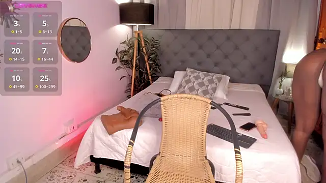 EmaaaBrown  online show from November 23, 5:06 am