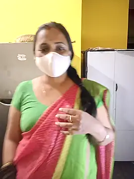 Snapshot of ammu1990 chatting on December 17, 6:40 am ammu1990 online show from December 17, 6:40 am