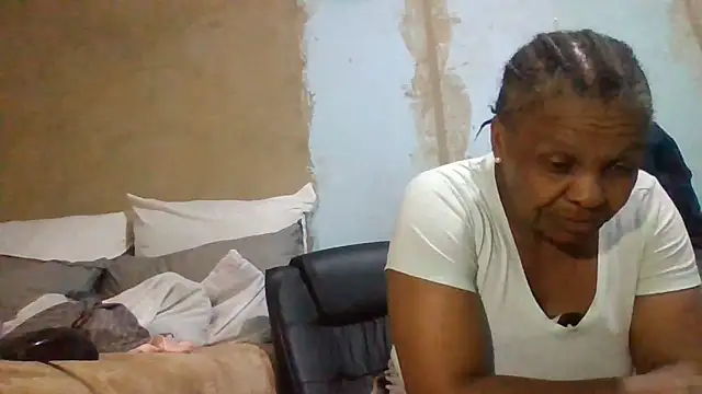 Snapshot of Nicky52 chatting on June 10, 4:08 pm Nicky52 online show from June 10, 4:08 pm