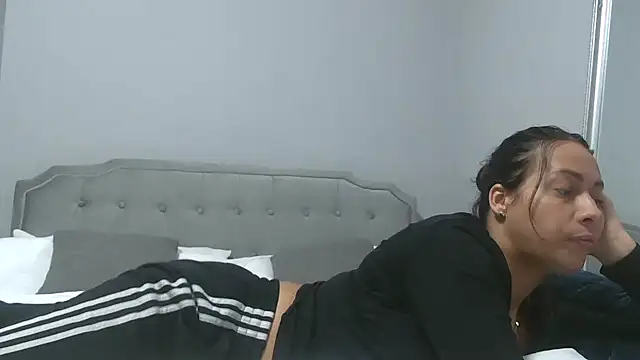 Bunnyela1 online show from November 10, 4:34 pm