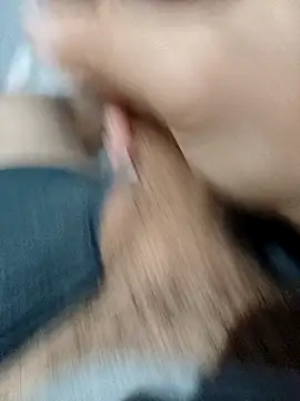 Snapshot of Hamzadz123 chatting on October 31, 12:18 am Hamzadz123 online show from October 31, 12:18 am