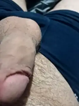 Snapshot of Hamzadz123 chatting on February 28, 6:40 pm Hamzadz123 online show from February 28, 6:40 pm