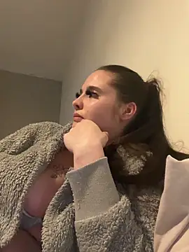 LollyLove  online show from April 11, 7:06 pm