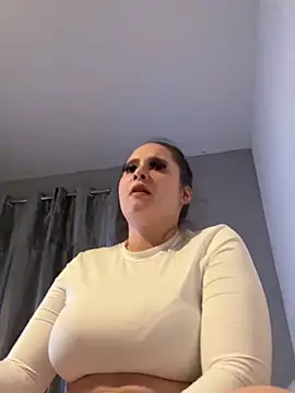 LollyLove  online show from April 9, 8:04 pm