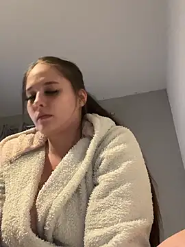 LollyLove  online show from April 3, 8:04 pm