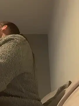 LollyLove  online show from April 14, 8:03 pm