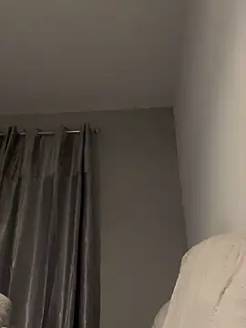 LollyLove  online show from April 7, 8:10 pm