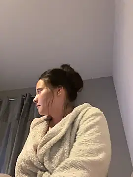 LollyLove  online show from February 8, 7:11 pm