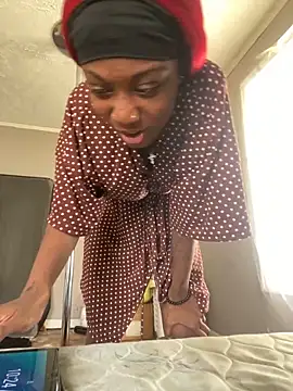 HennessyBaby21 online show from March 3, 4:25 pm