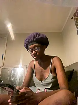 HennessyBaby21 online show from November 18, 8:39 am