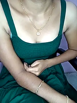 Snapshot of Nidhi_lovely chatting on September 18, 2:25 am Nidhi lovely online show from September 18, 2:25 am