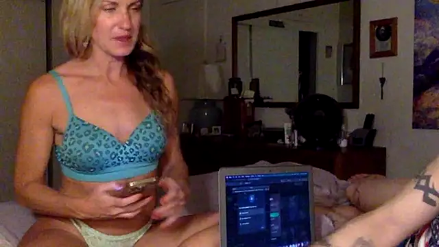 MackdaddyandgG online show from February 5, 2:18 am