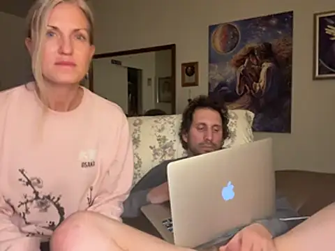 MackdaddyandgG online show from March 5, 11:21 pm