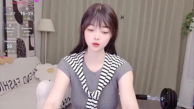 uikyy1 online show from April 13, 5:11 am