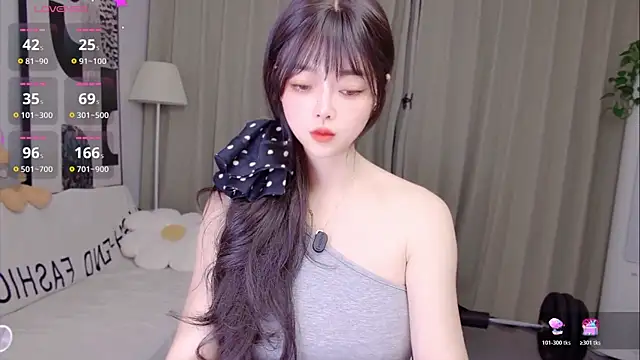 uikyy1 online show from April 14, 12:10 pm