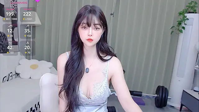 Snapshot of uikyy1 chatting on May 15, 8:01 am uikyy1 online show from May 15, 8:01 am