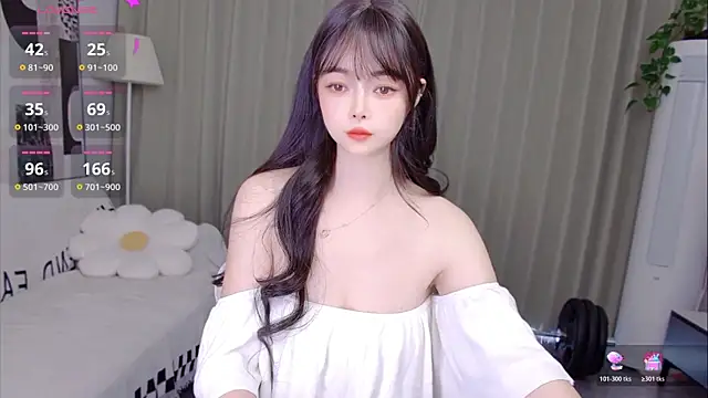 Snapshot of uikyy1 chatting on April 25, 6:27 am uikyy1 online show from April 25, 6:27 am